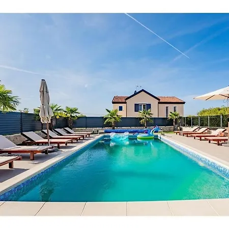 Tatjana Krk Comfortable 4* Linardići