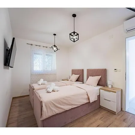 호텔 Tatjana Krk Comfortable 4*