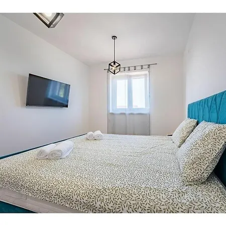 Tatjana Krk Comfortable 4* Linardići